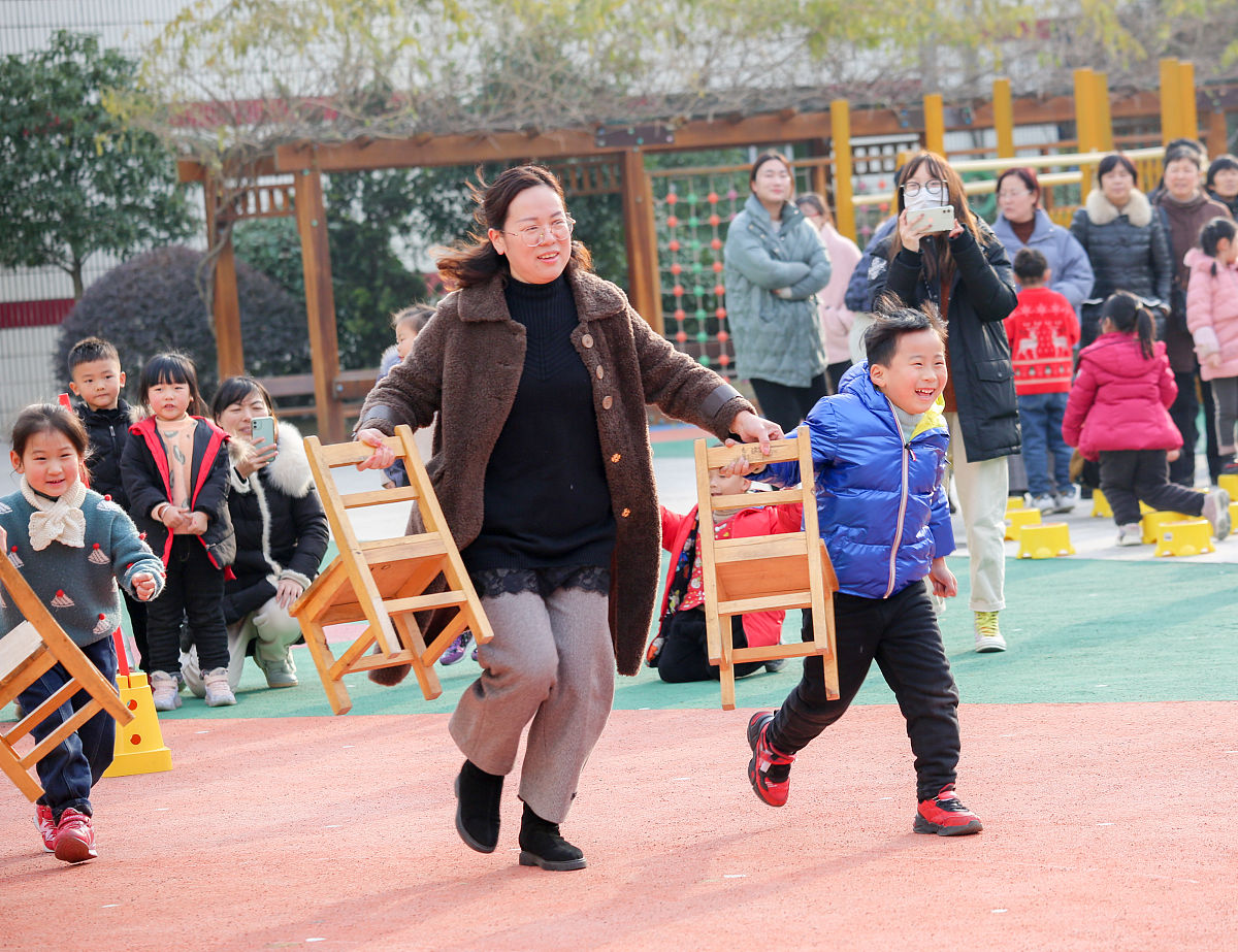 学前教育主要学什么 和幼师有什么区别