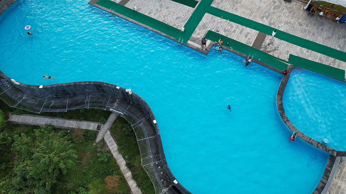 提升竞争力：蓝湖郡体育中心室外泳池精细化管理探析