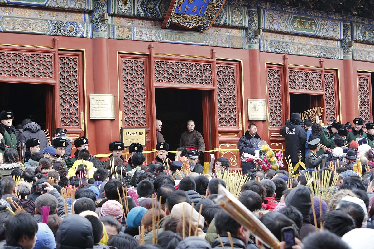 年轻人偏爱寺庙游，是精神追求还是社会问题？