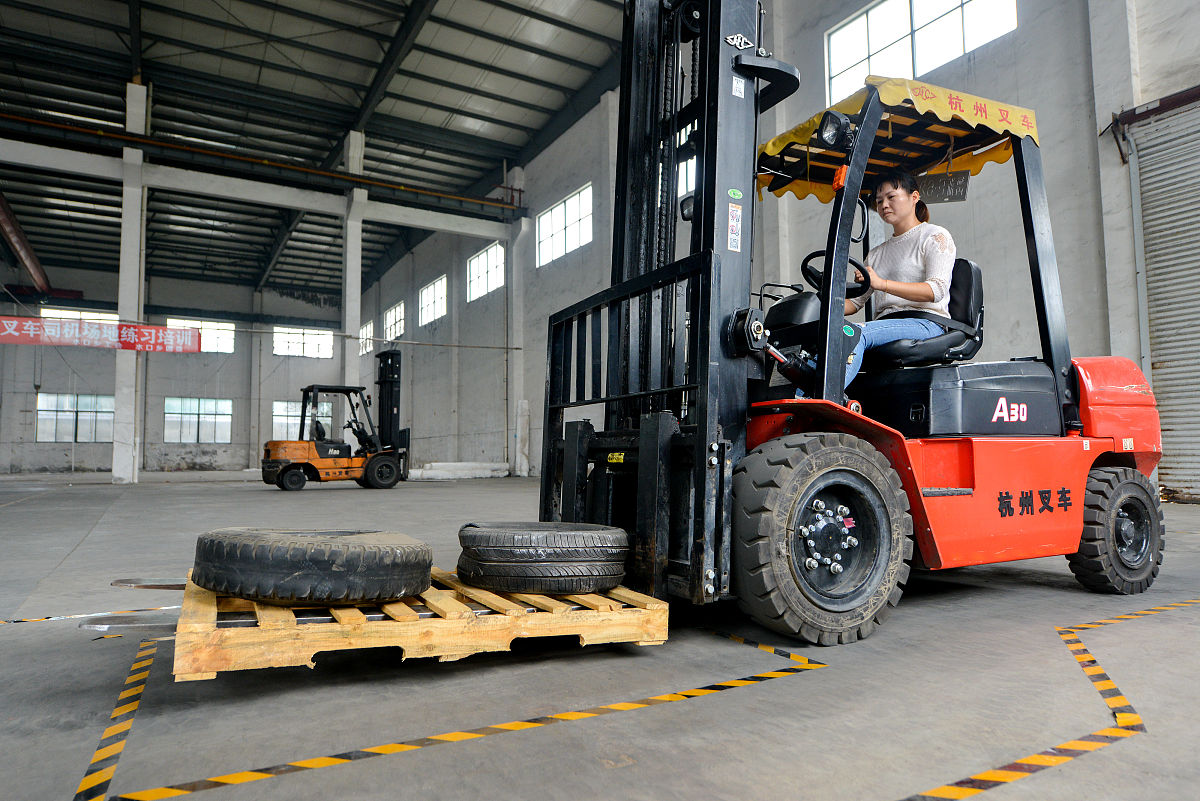 学叉车有前途吗？山东哪些学校有叉车课程？