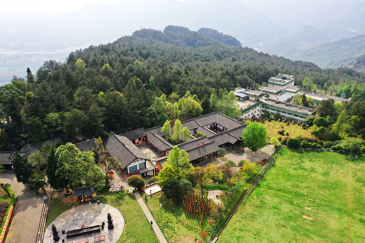 隆昌：四川省的‘暖房之乡’ - 旅游、文化与经济概览