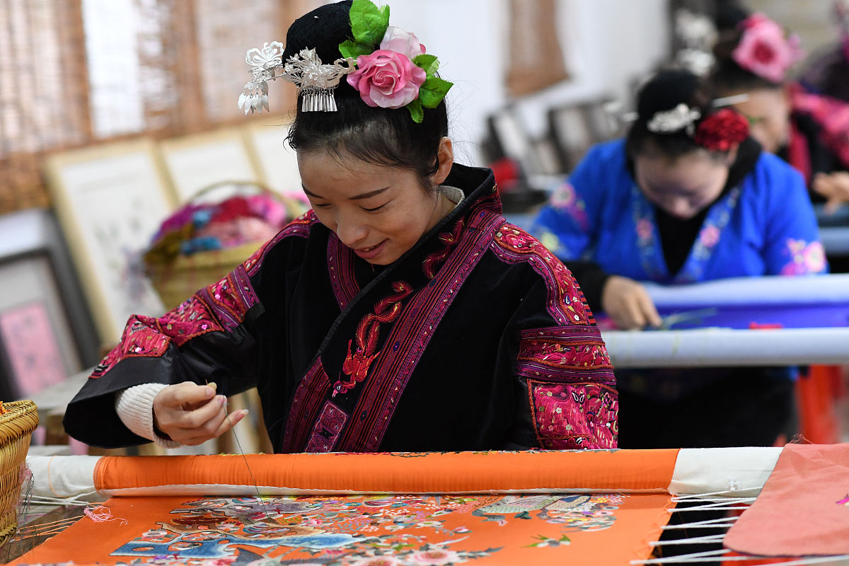 云南新兴职业学院民族纺染织绣技艺专业如何好学吗