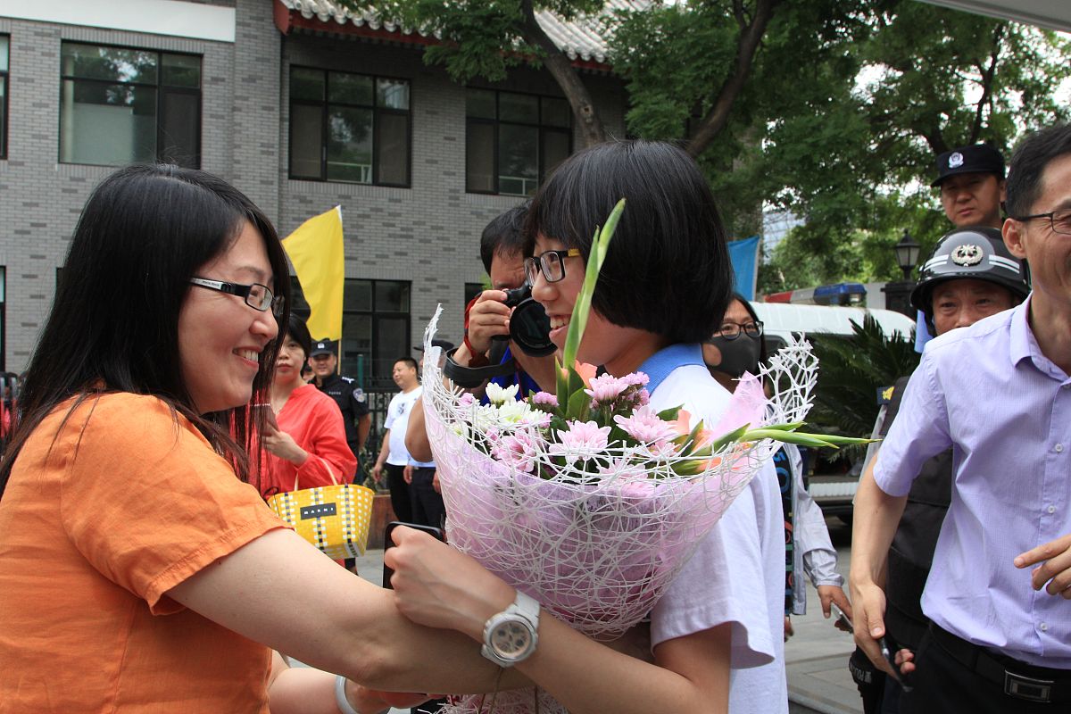 写一篇大同二中关于清明节不放假的道歉书