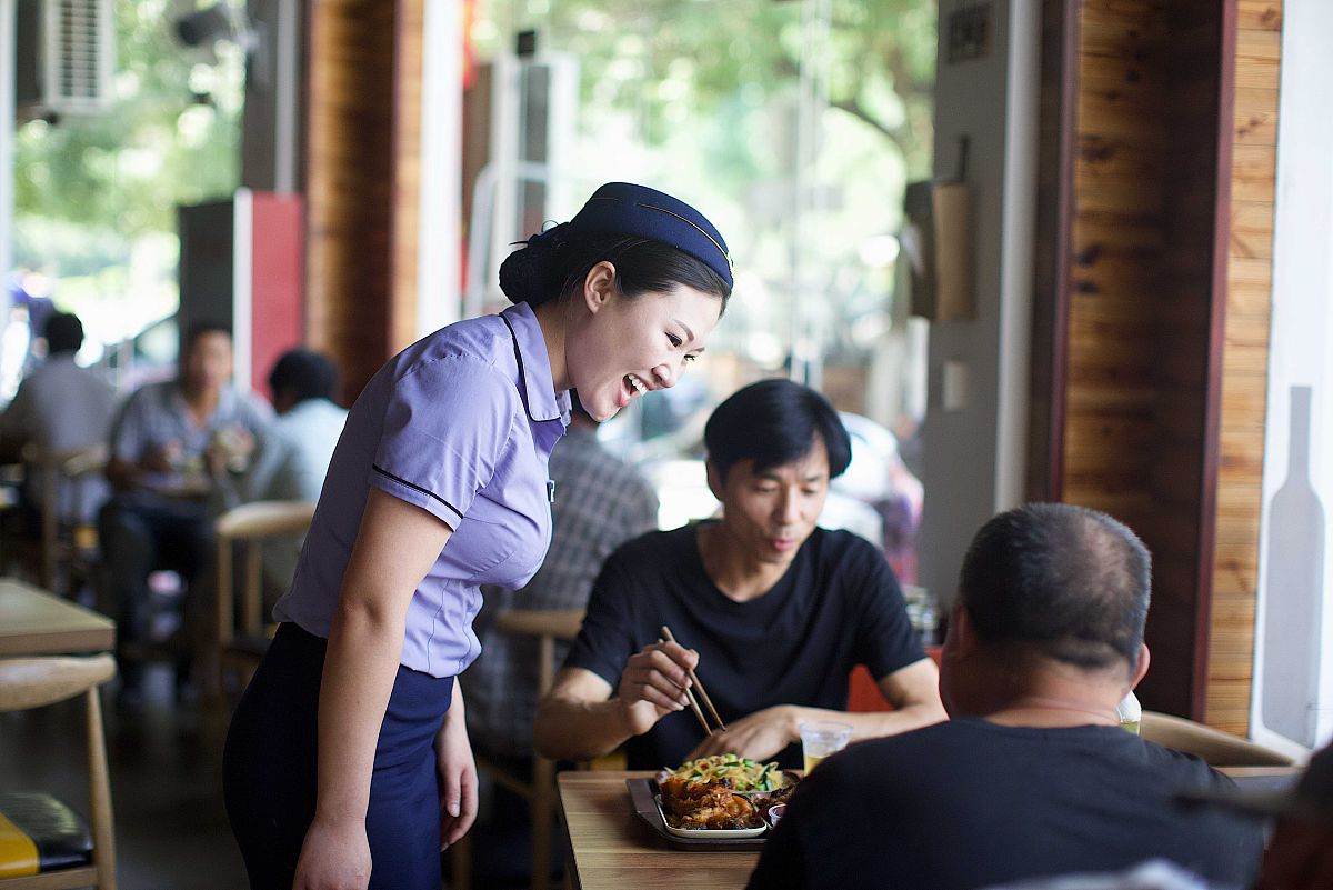 暑假工去当餐饮服务员有什么感悟简短
