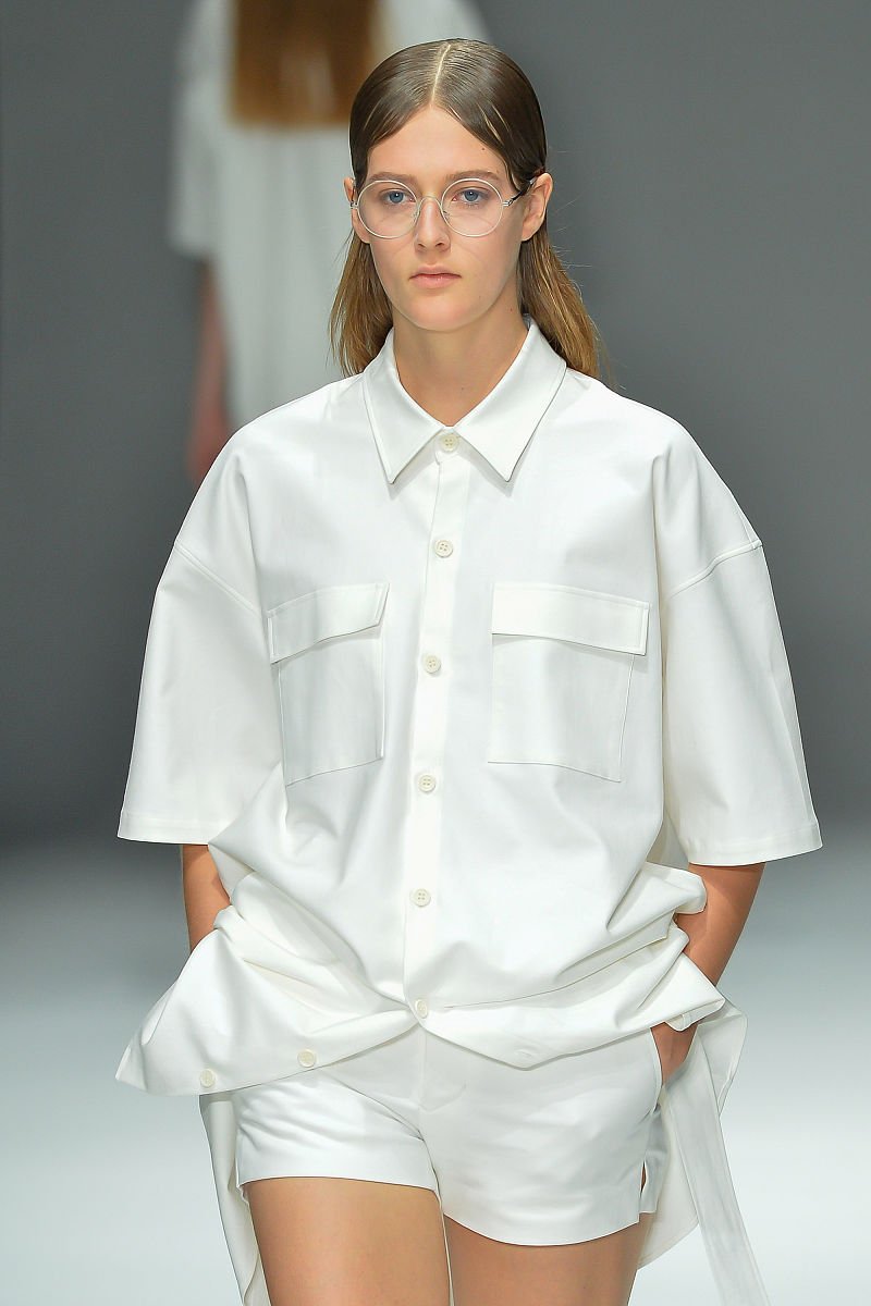2014年10月16日讯,日本东京,10月16日,2015东京时装周(春夏):dressedu