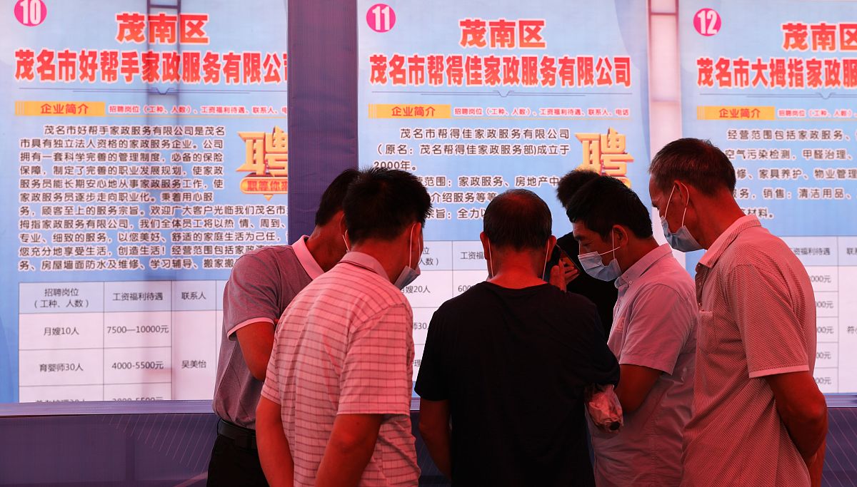 为切实做好个体工商户服务月活动我联社多措并举全力营造良好的宣传氛围主要工作实施如下：