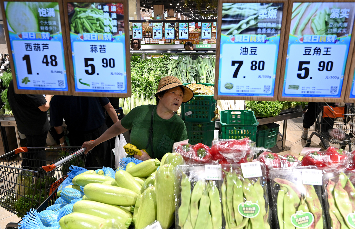 随机生成100条模拟人们讨论蔬菜的评论不要太机器了要跟销量或者售价的影响因素有关