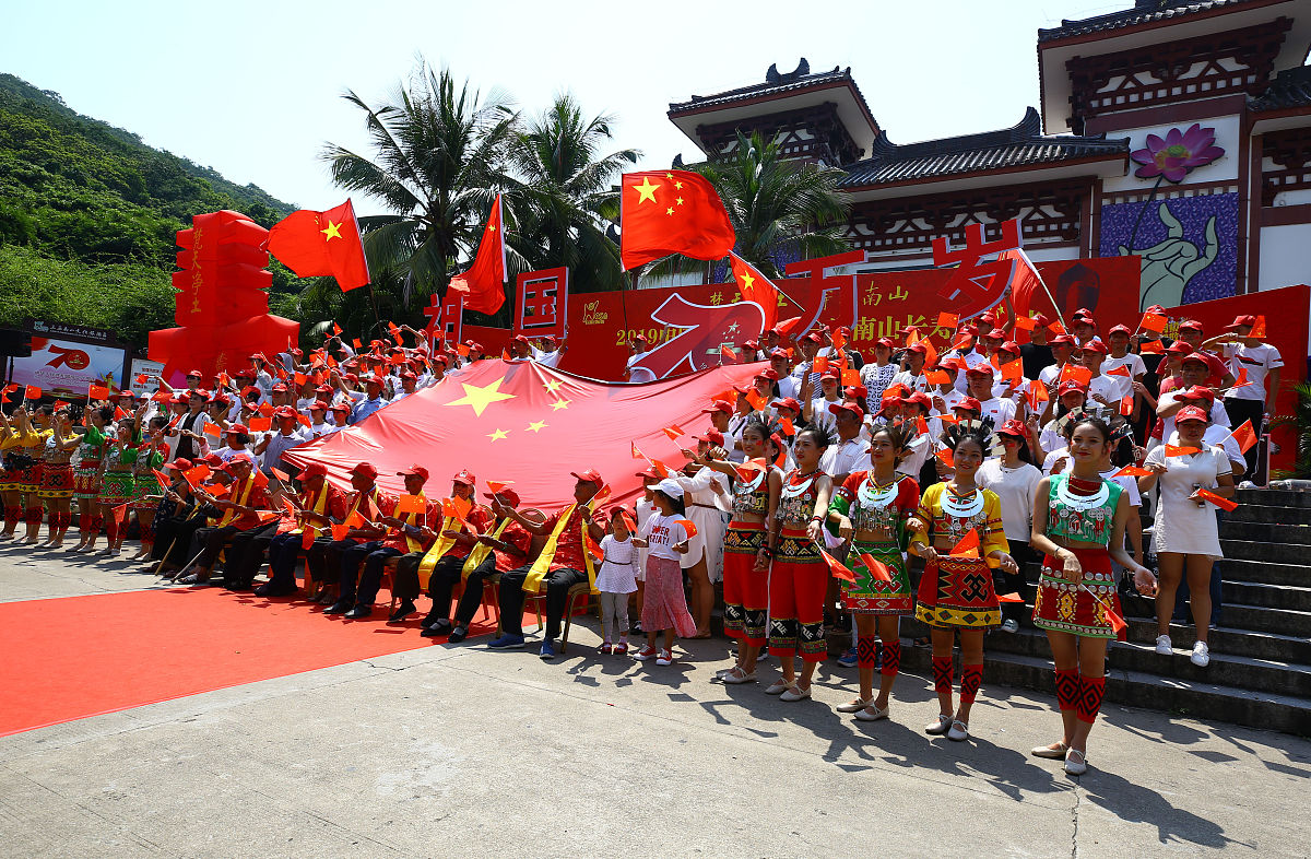 去了云南省楚雄彝族自治州南华县、云南云南省丽江市宁蒗彝族自治县调查红色文化的返家乡活动的新闻稿