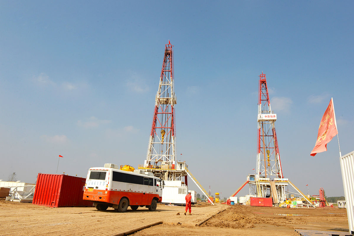 石油钻井专业培养目标：培养高素质石油钻探人才