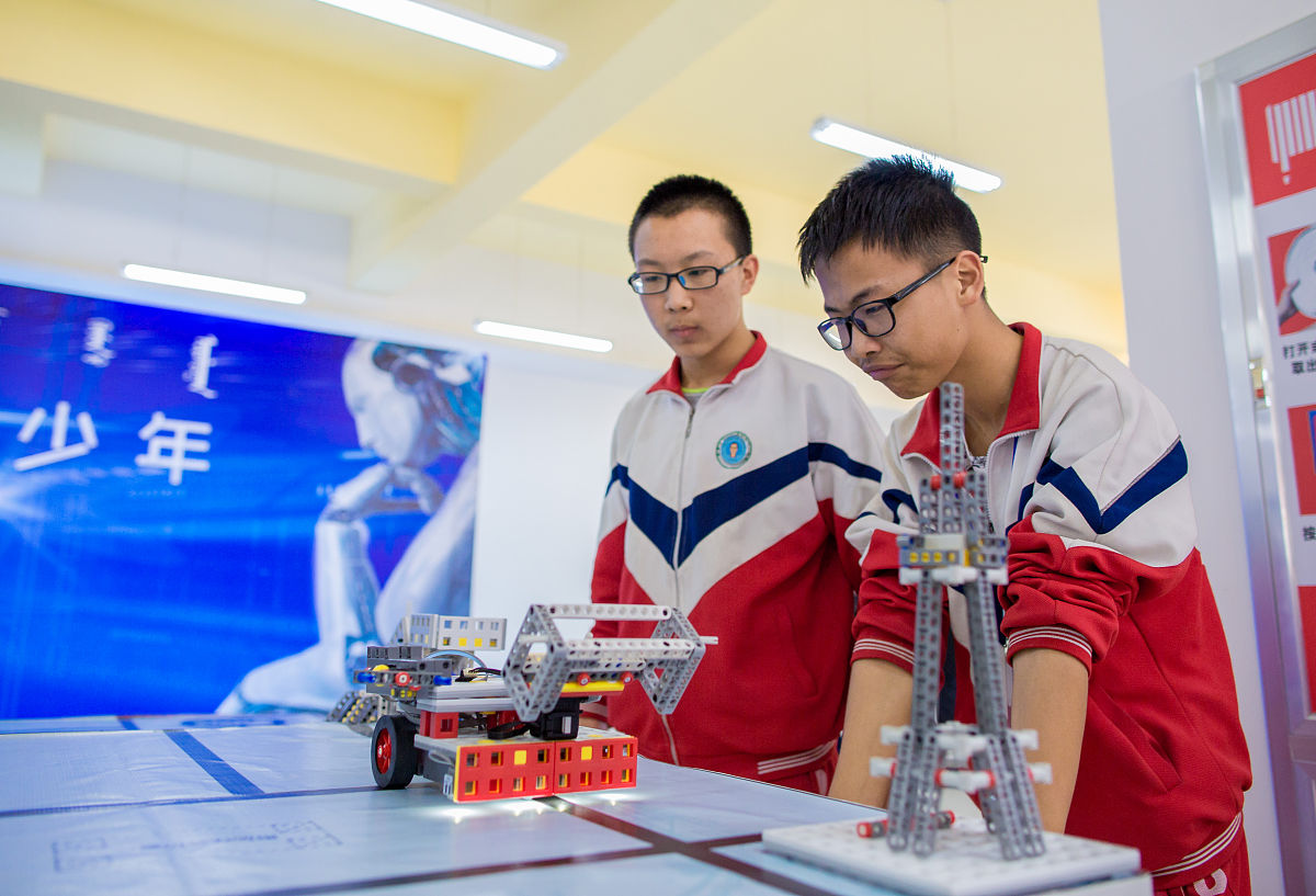 湖北第二师范学院全日制自考助学班：优势、劣势及未来发展趋势