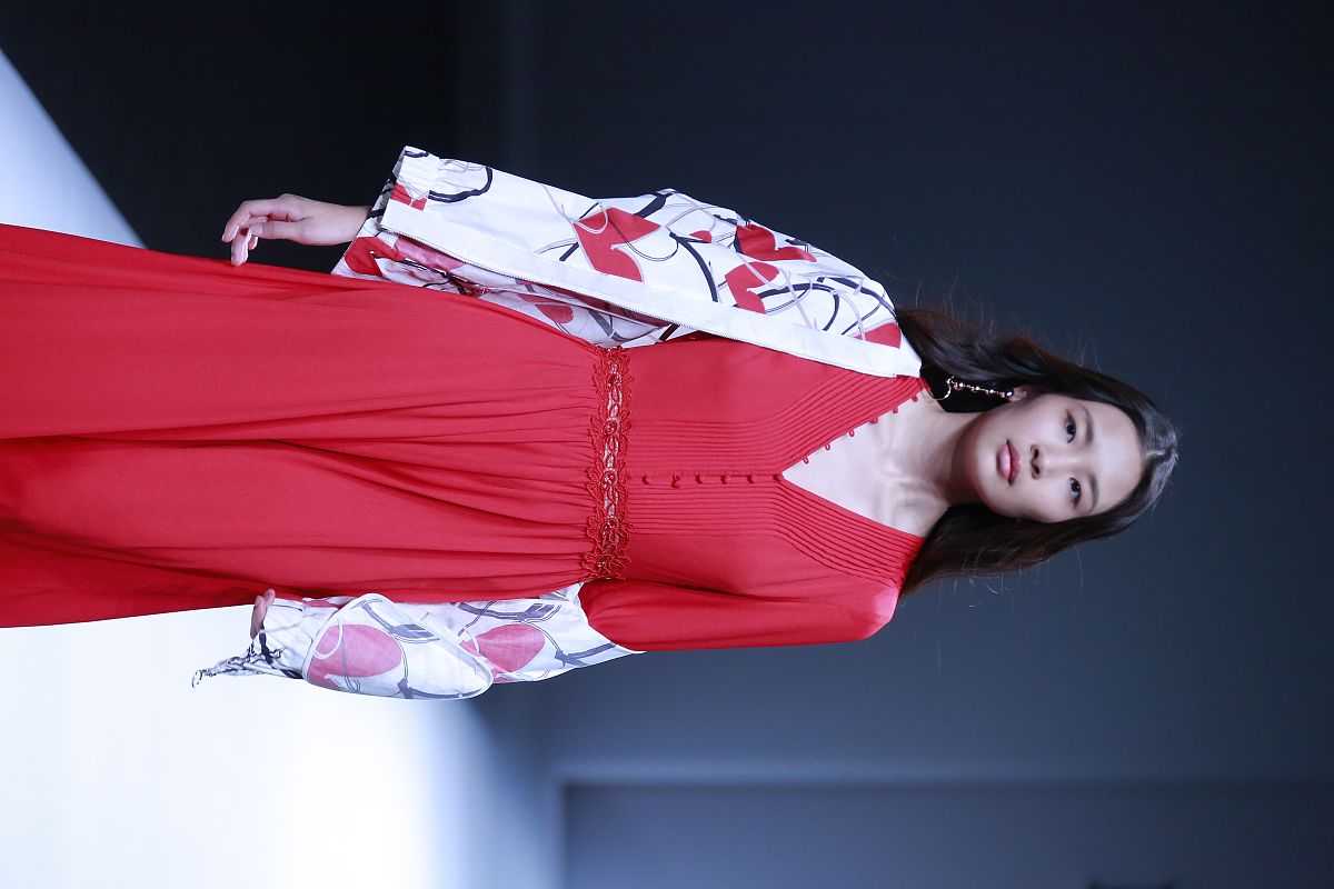 你帮我想很多网名就是类似 我讨厌男人画饼 这一种网名