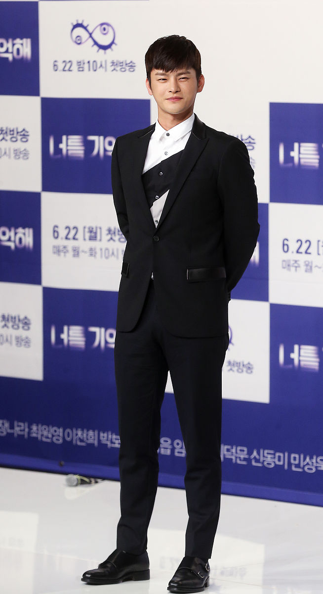 2015年6月16日,首尔,韩国kbs2tv新周一周二剧《记得你》新闻发布会.徐