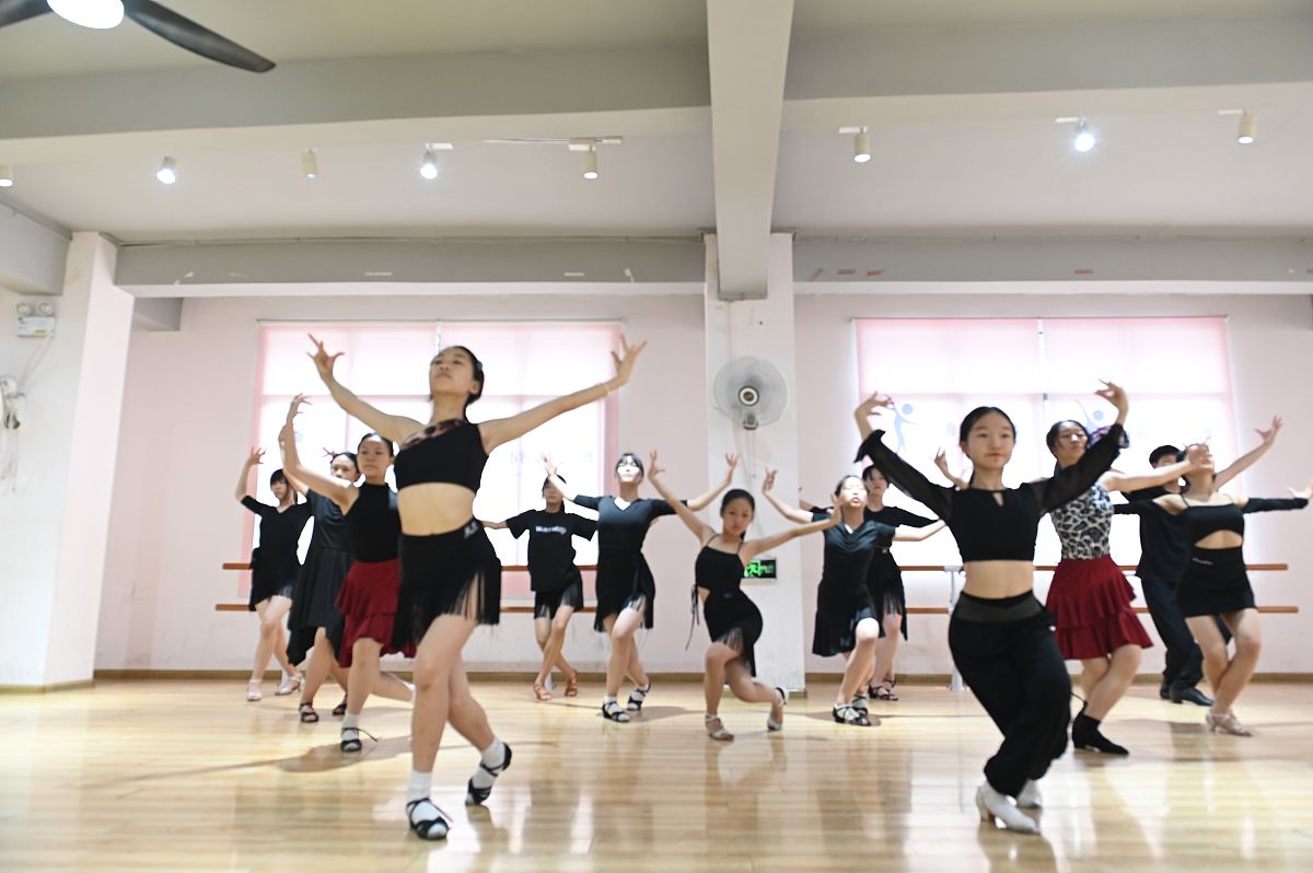 江职民族歌舞专业2022年招生：优质教育，广阔发展