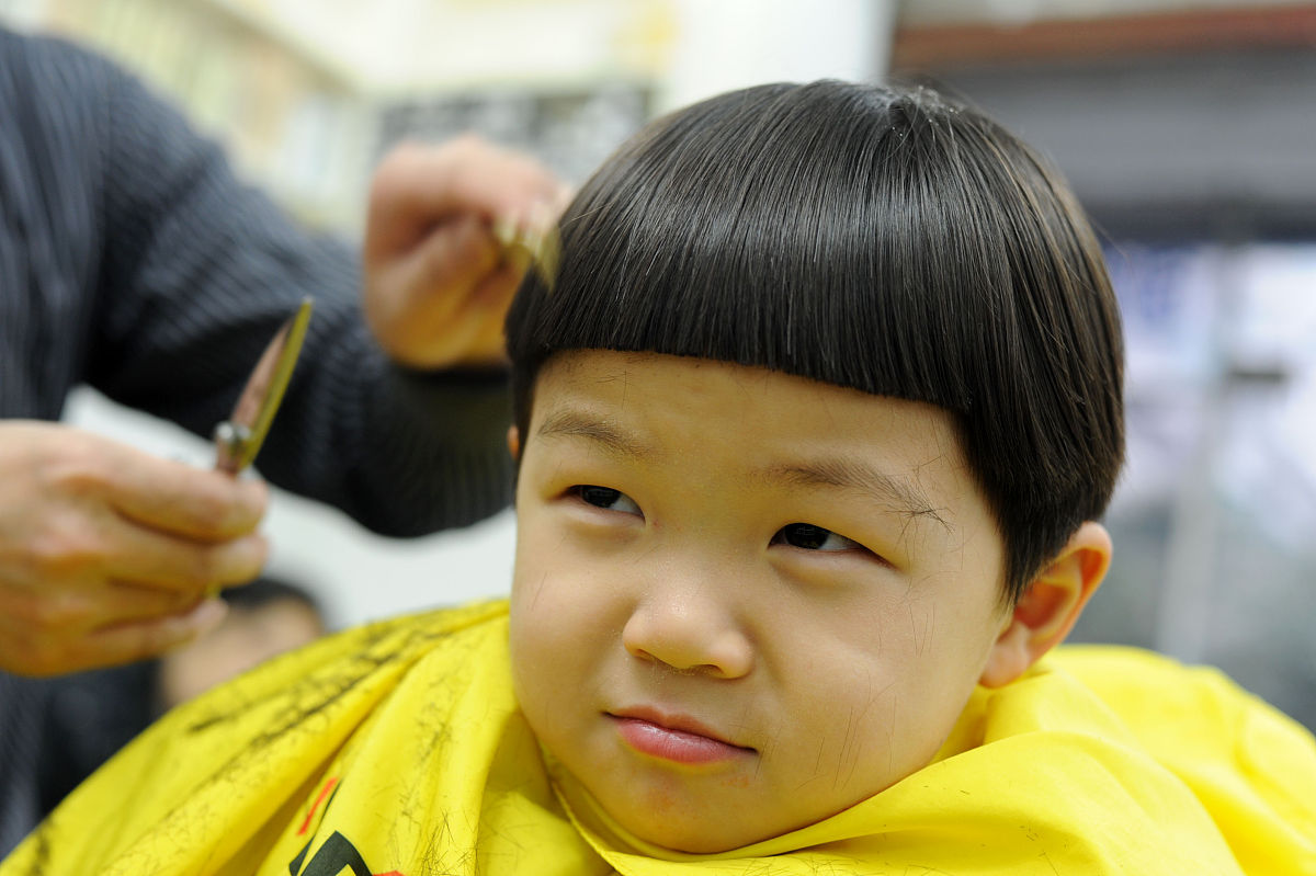 怎么才能给小孩子剃出一个好看的发型