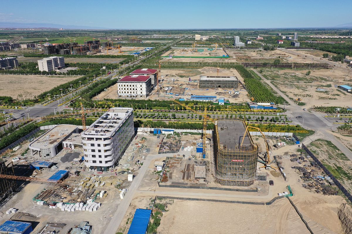 园区建设方面对比西宁经开区和银川经开区差异园区规模、主导产业、管理模式、税收分成情况等