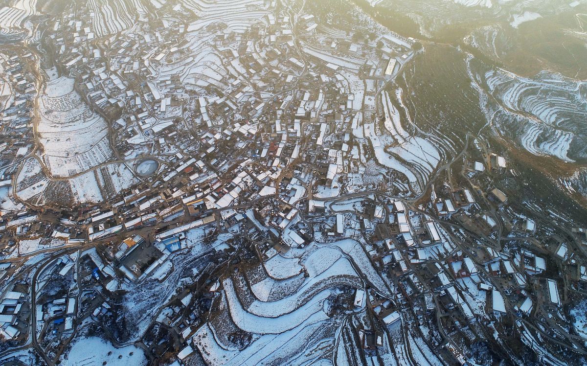 2020年01月23日,山西省阳泉市平定县,俯瞰太行山冬日梯田风光.
