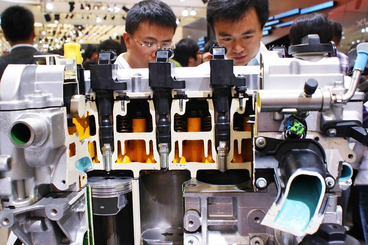 机器由组成机构又由组成。