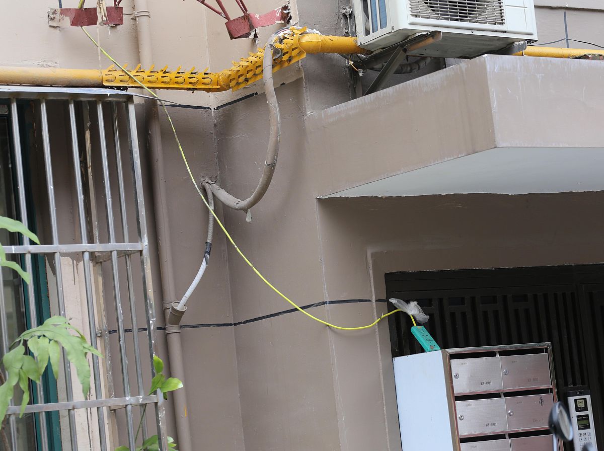 铁棚栏子埋土下了需要搞地线吗回答加拓展。