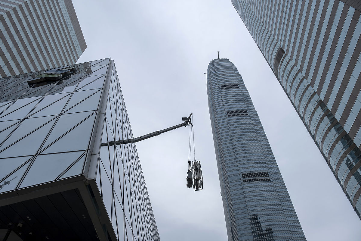 2021年3月23日,百度在港交所二次挂牌上市,当天开盘价为每股254港元(1