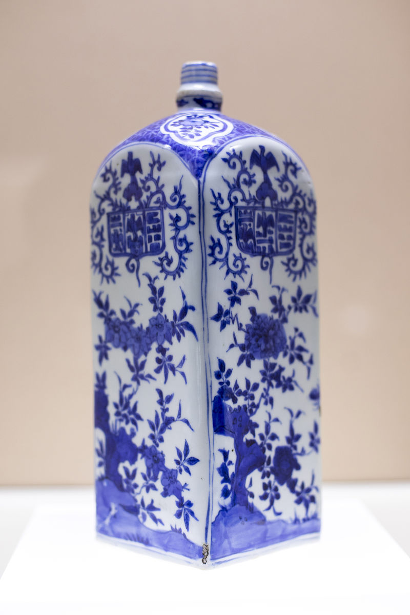 2021年11月3日,上海博物馆"东西汇融——中欧陶瓷与文化交流特展"开展