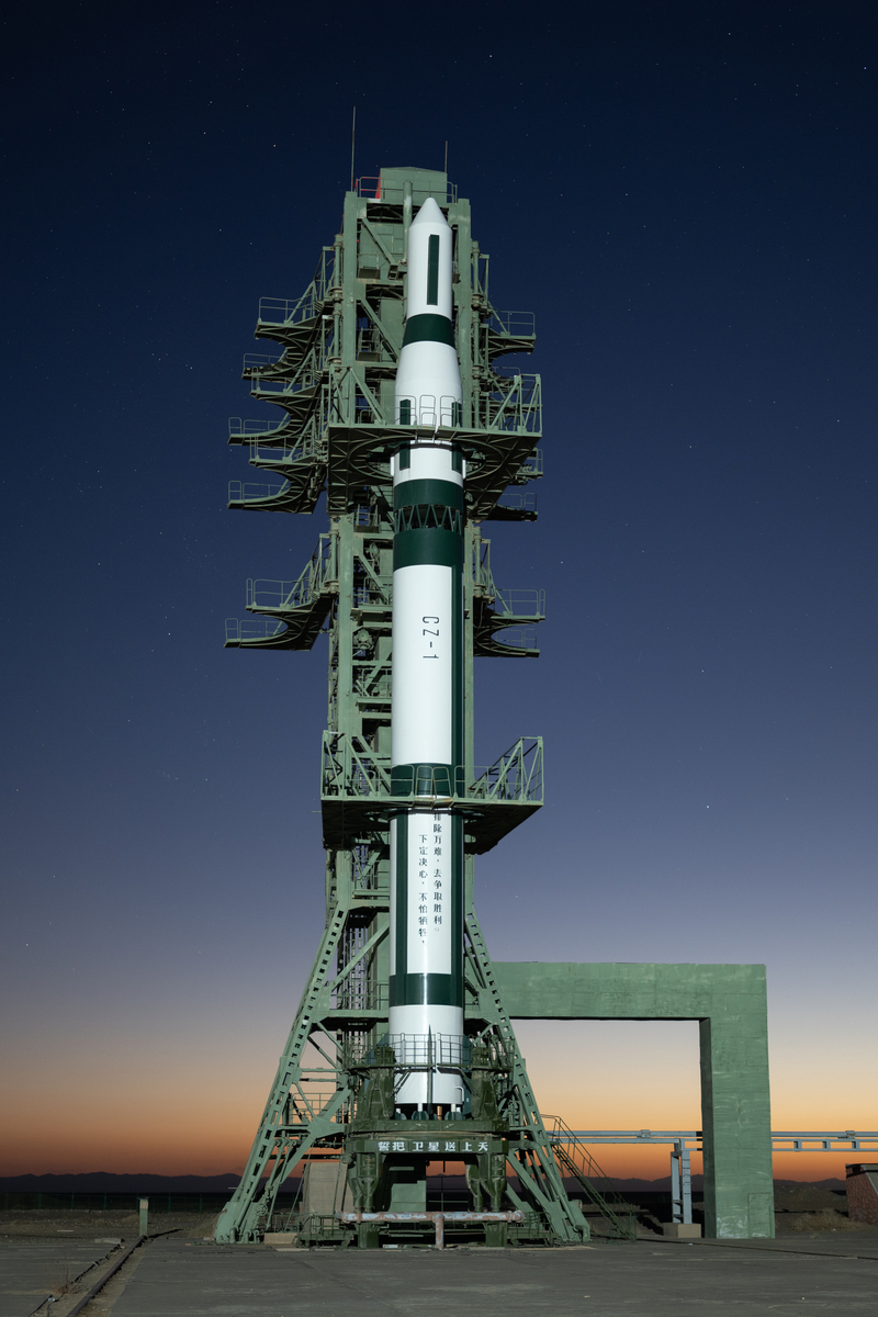 2025年11月12日,在酒泉卫星发射中心 "东方红一号" 的