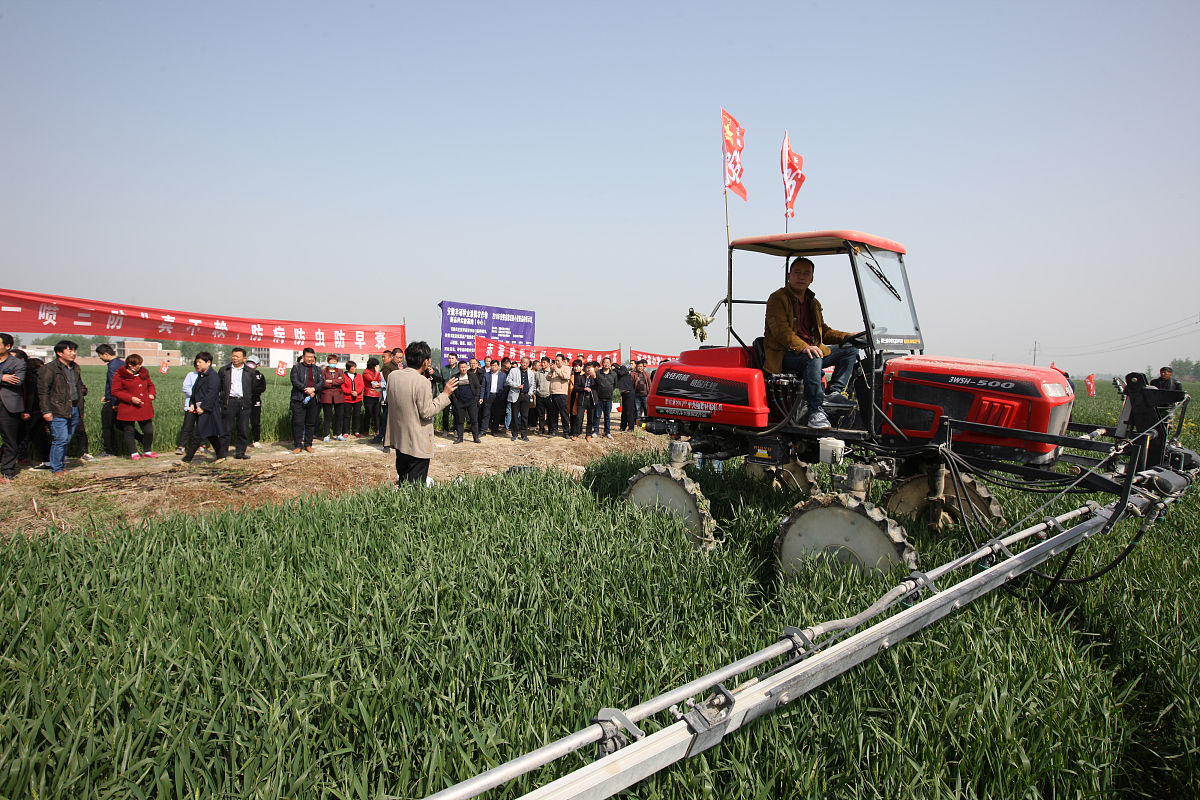 写一篇延长县农业及机械化推广过程中缺乏专业的农机推广人员的问题具体分析结合延安市延长县实际情况进行论述。