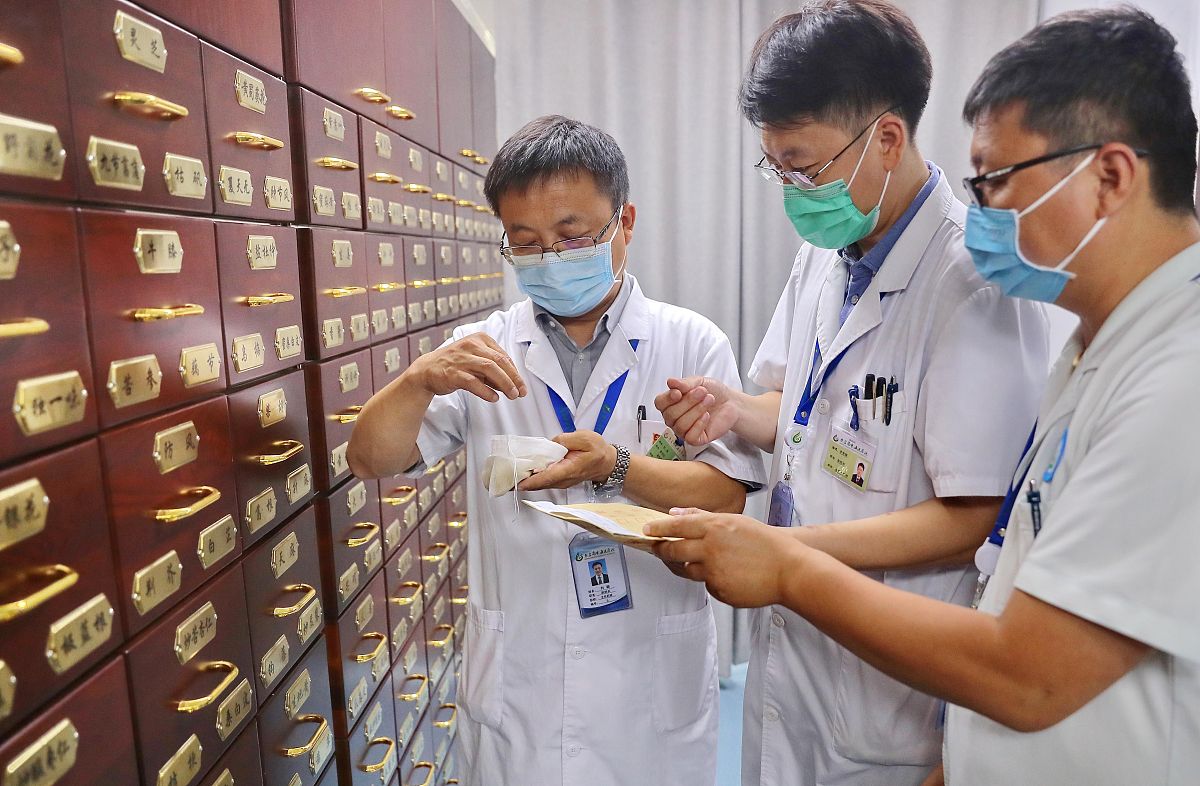 秦皇岛卫生学校2023年招生新专业：医学影像、康复治疗等