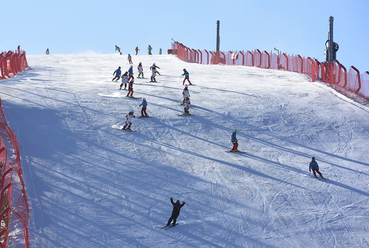 冬季运动：健康活力，冬日选择