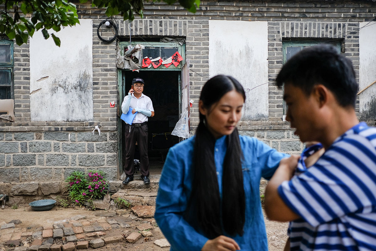 活泼开朗的李旋：我的自我介绍模板