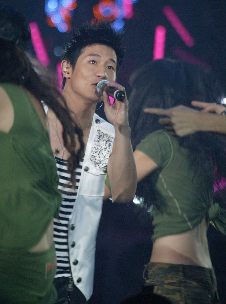2007年 10月 20日 , 南京 , 快乐 男生 全国 巡回 演唱 南京站 . 郭彪