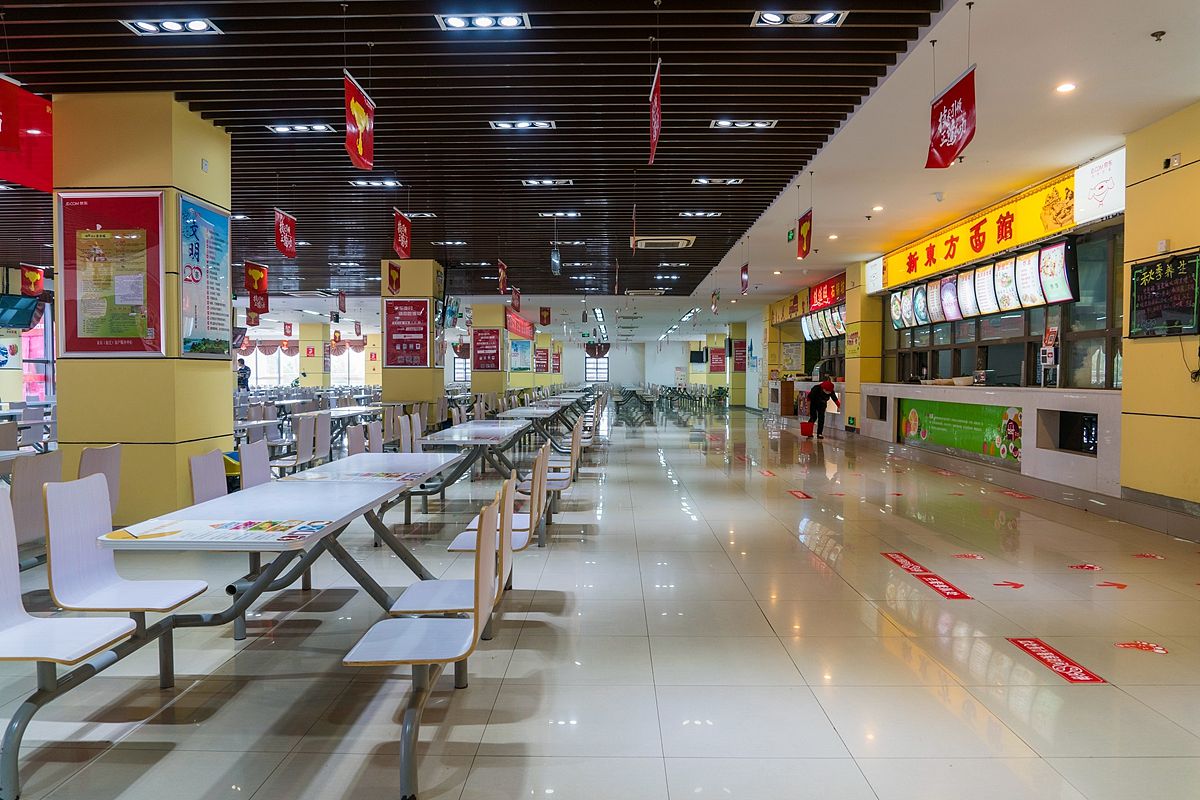 学院食堂超市供应商选择方案：直观判断、招标、协商、成本比较、层次分析法