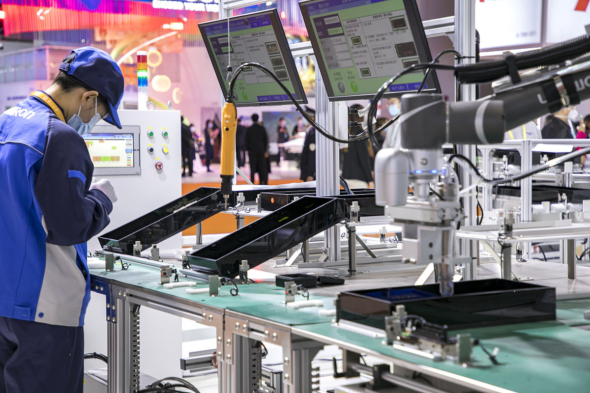 宁德时代在市场上表现强劲公司的销售收入、净利润等指标持续增长。