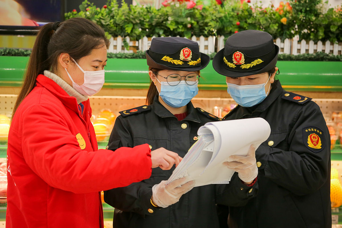设计一个标题，吸引眼球，讲述单证报关与买单报关的优缺点，与区别