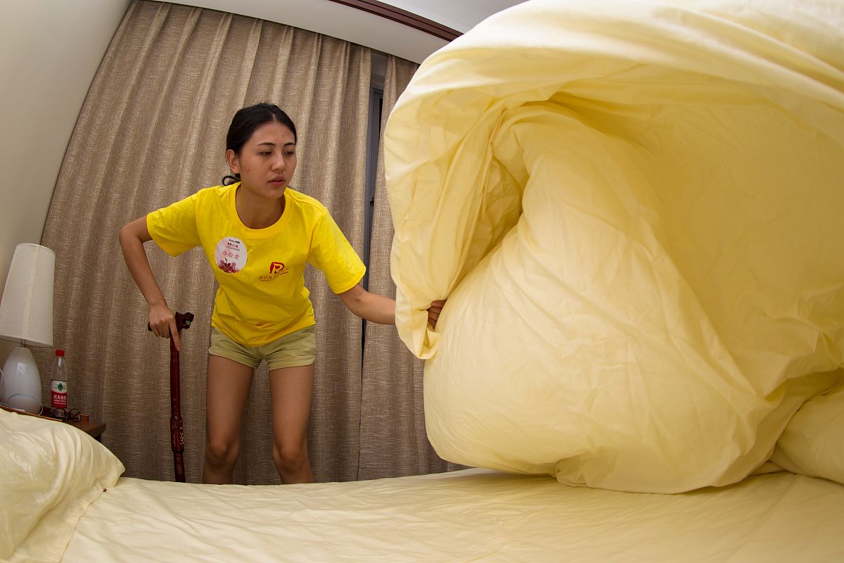 内向男生如何和暗恋女生聊天？分班后如何破冰？