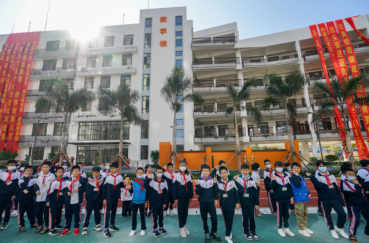 2021年2月22日,2021年春季学期开学第一天,三亚市第五小学新校园启用,