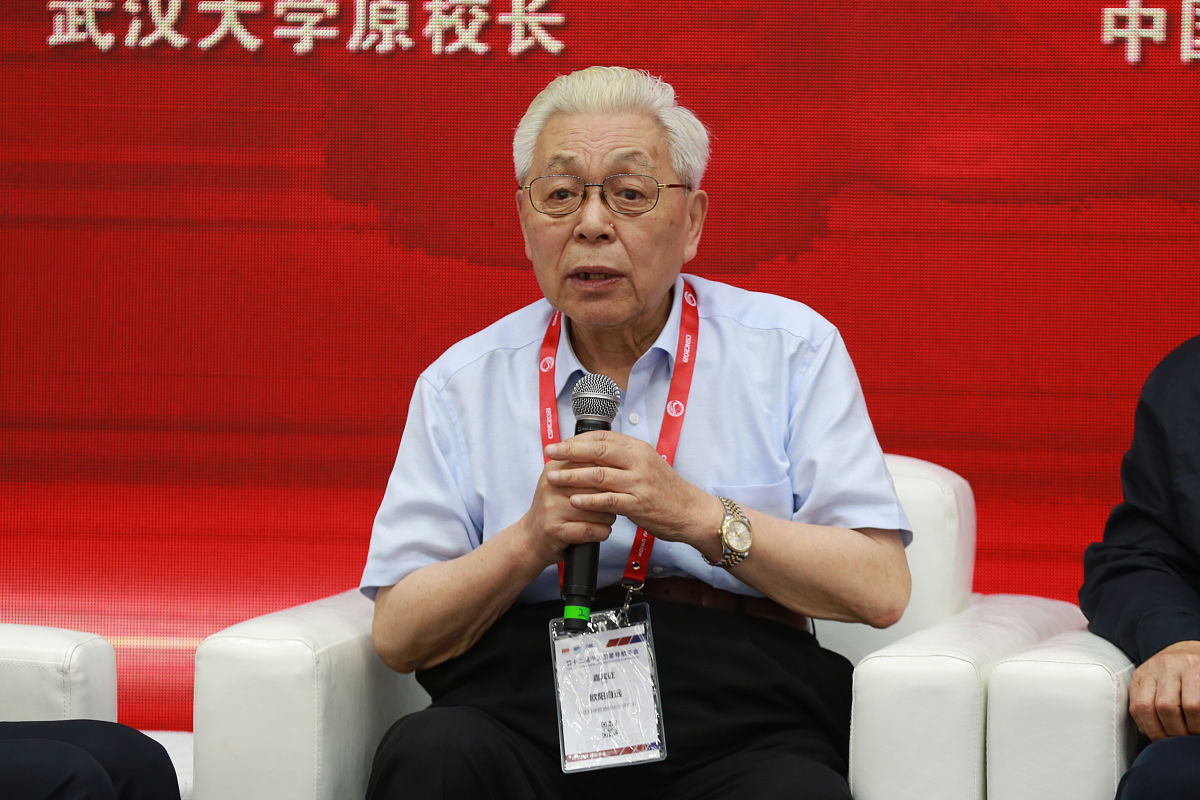 齐思钧院士：代数学领域领军人物，首位获得菲尔兹奖的大陆数学家