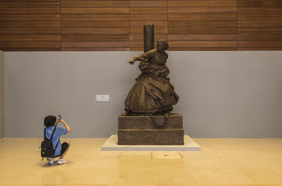 2021年6月16日,北京,国家博物馆,"百年巨变——雕塑作品展"在国家博物