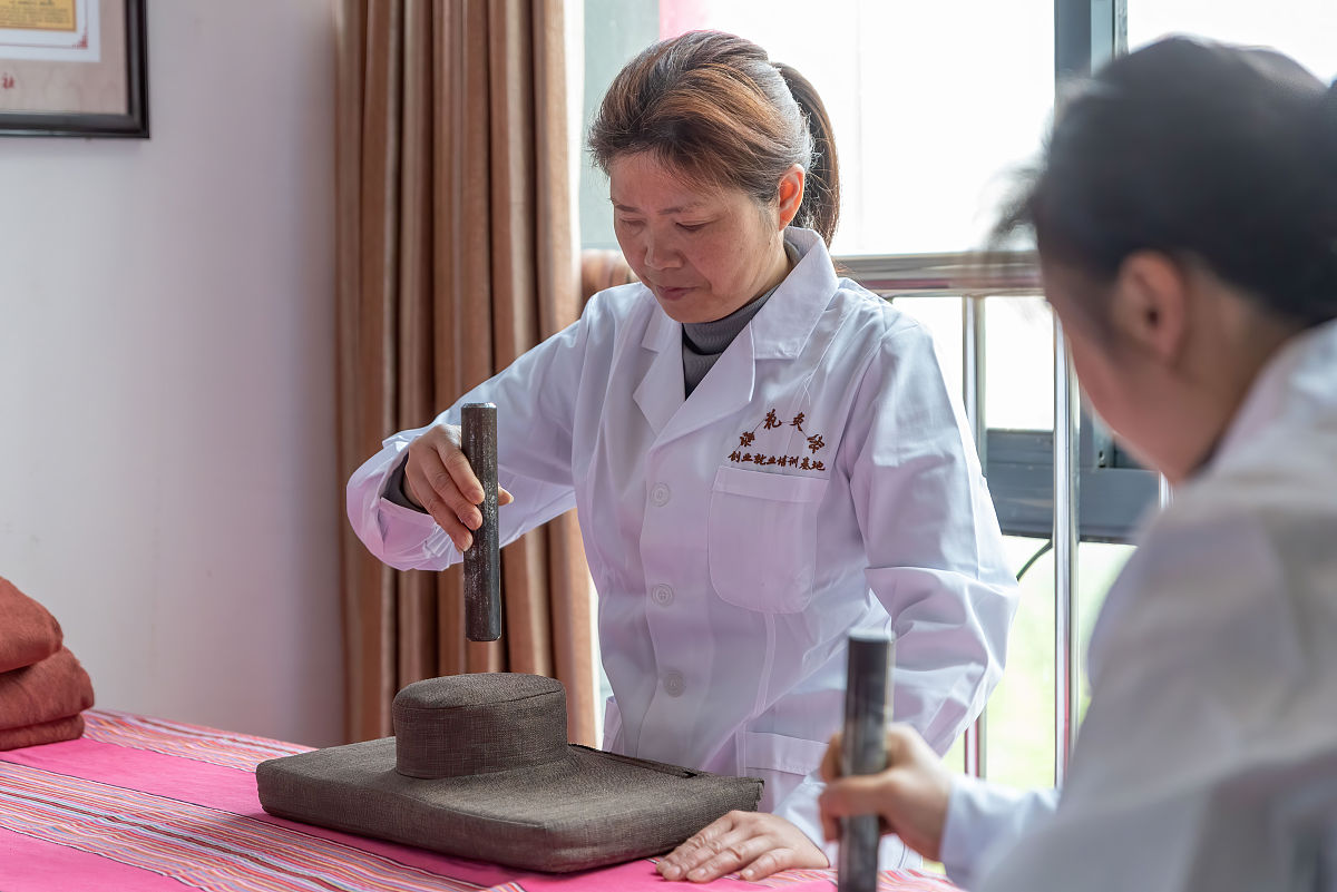 贵州省人民医院护士学校中医康复保健专业介绍 - 培养专业中医康复保健人才