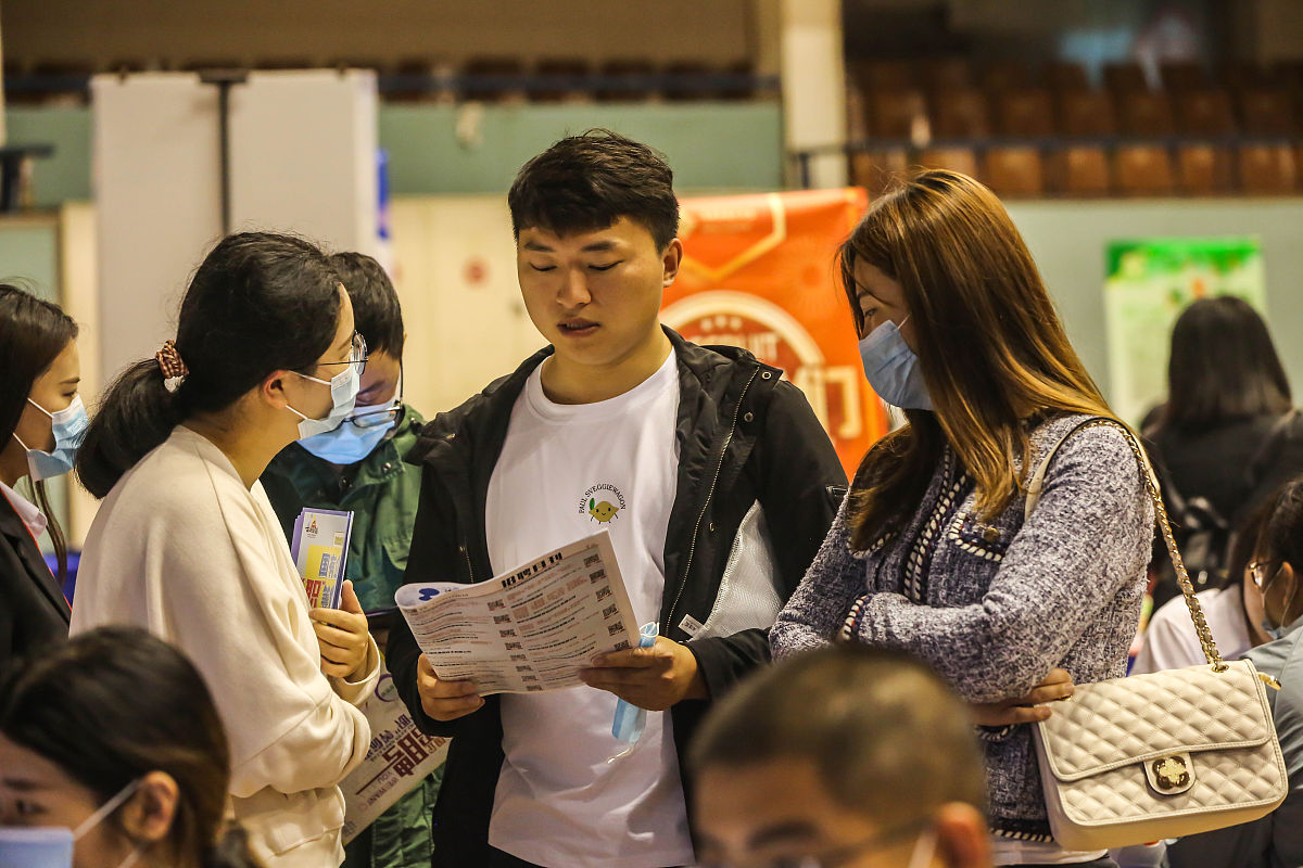 贵阳卫校五年制大专专业介绍：医学影像技术、康复治疗、口腔医学、护理学