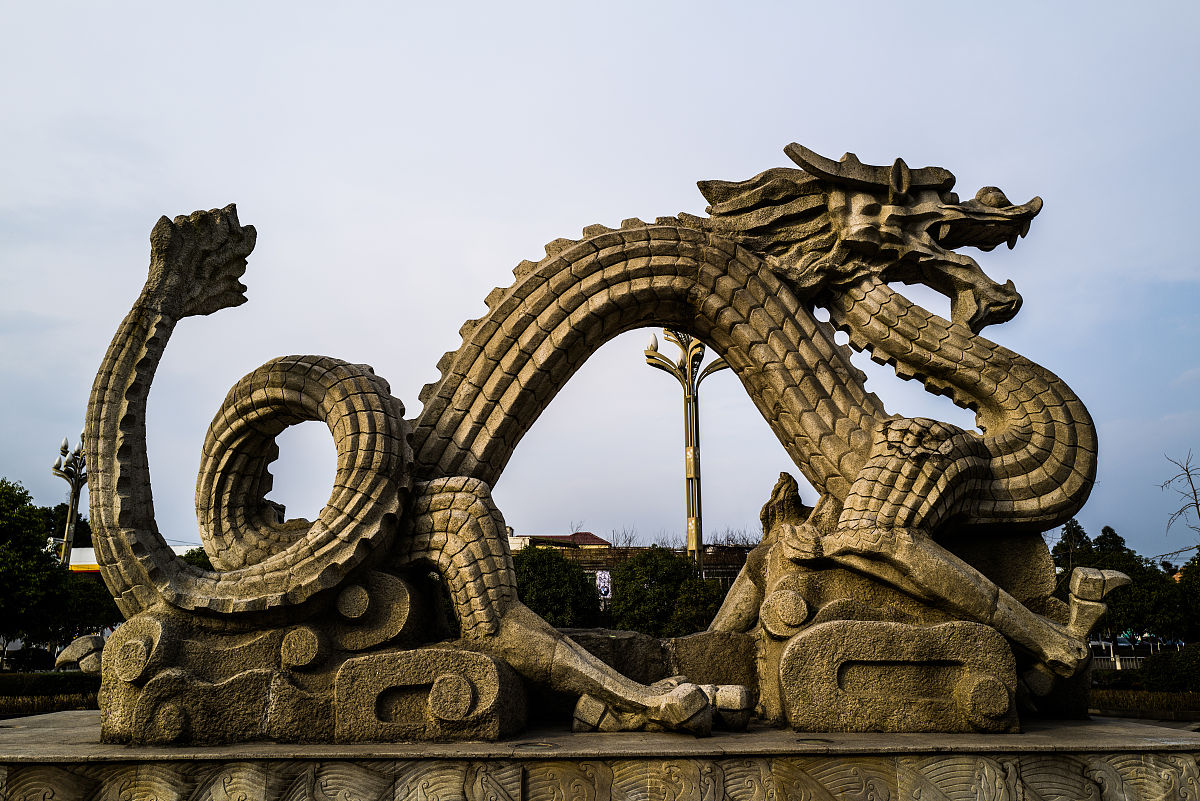 赵州桥仿写龙的形态：建筑设计中的龙文化