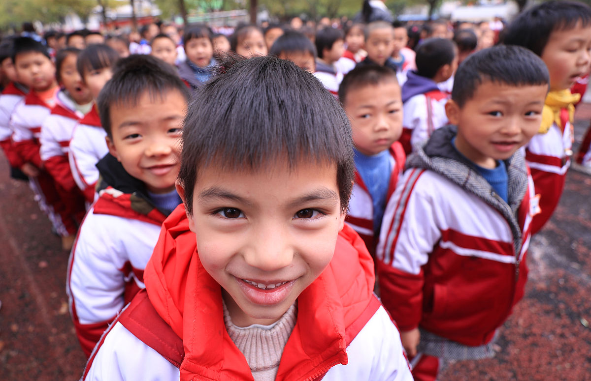 《奋进新时代致敬劳动者》读后感以劳模精神为题