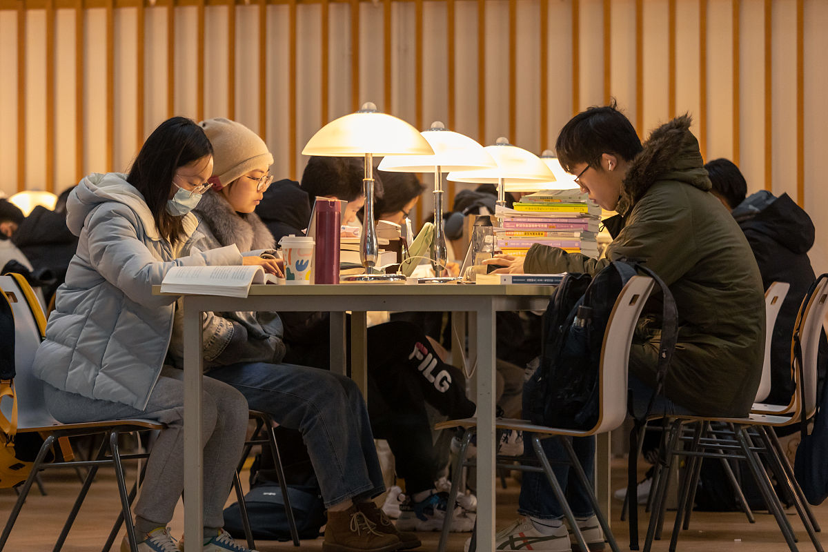 都江堰市物业证书怎么报考？证书需要多少费用？写一篇400只文案