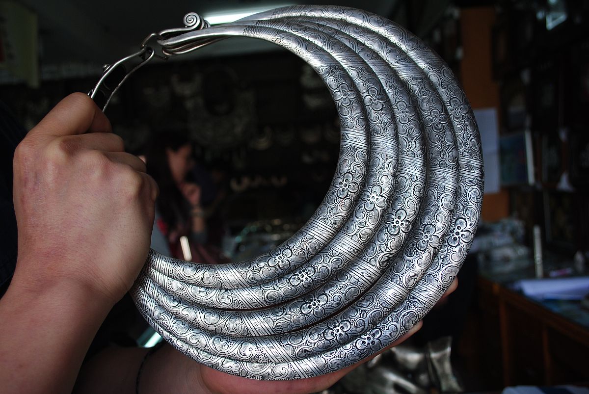 银手链发黑用什么清洗