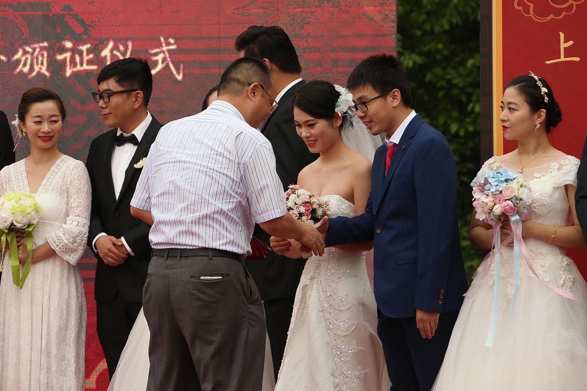 二婚当伴娘的潜在风险：你需要知道的3件事