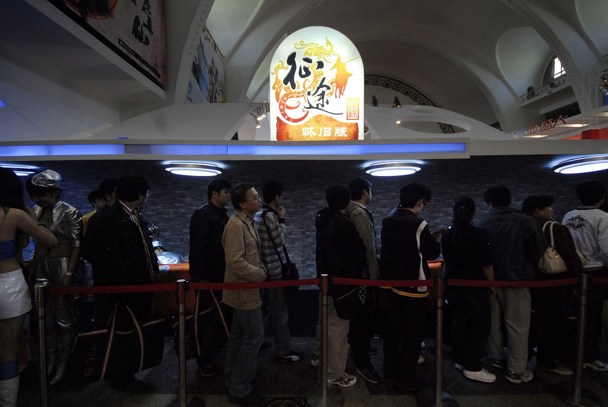 你能根据炉石传说酒馆战棋模式已有的英雄和棋子设计一些新的具有极佳平衡性和创意性的棋子吗