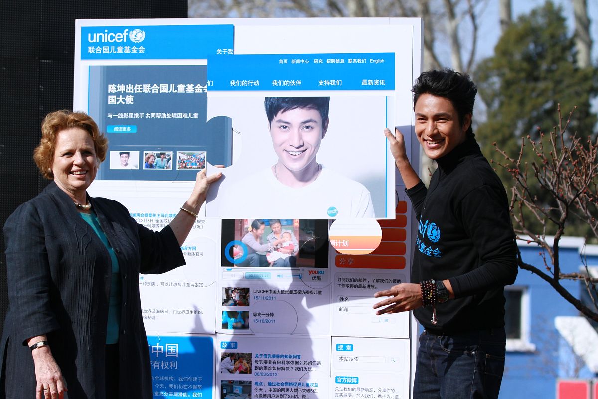 给一个网站网站功能包括视频直播、视频点播、题库