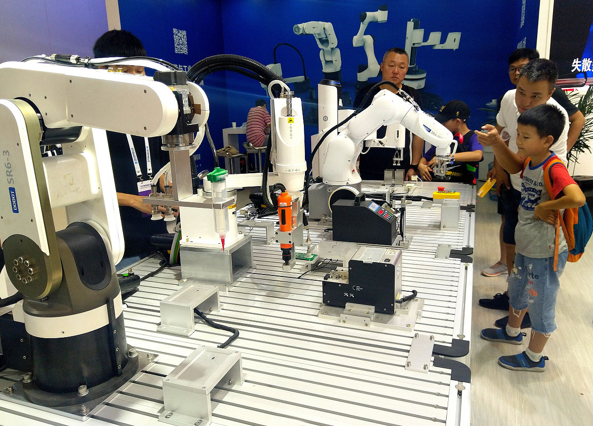 工业机器人专业能升学吗？就业前景如何？