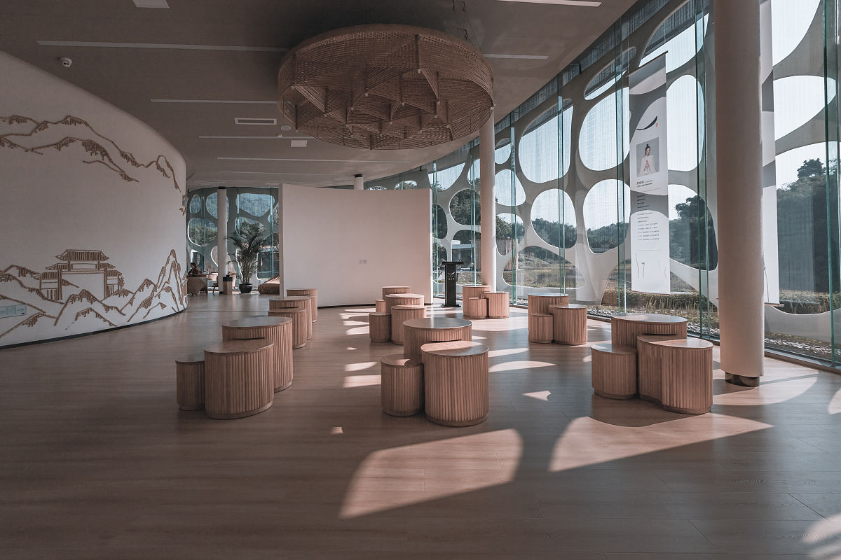 续写文本：乡村振兴考核工作会议上的讲话2020年11月30日同志们：下面我们继续召开乡村振兴考核工作会议会议主要任务是对迎接省、市对县实施乡村振兴实绩考核工作进行调度同时就做好我县实施乡村振兴实绩考核工作进行安排部署。刚才承担考核指标任务的单位汇报了任务完成情况希望大家按照考评要求进一步查漏补缺强化攻坚确保各项工作扎实圆满完成力争在省、市乡村振兴实绩考核中取得优异成绩。下面就做好乡村振兴实绩考核工