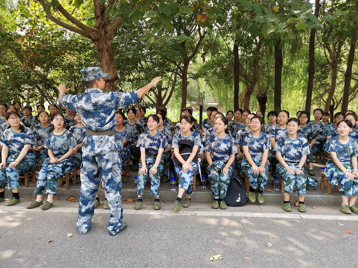 大学军训教官评价标准及写作技巧 - 如何写出优秀的教官评价