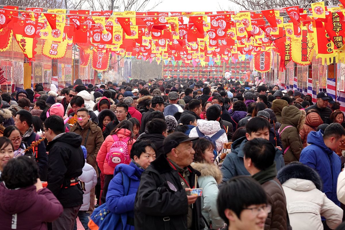 2019年2月6日,北京,大年初二庙会情景.